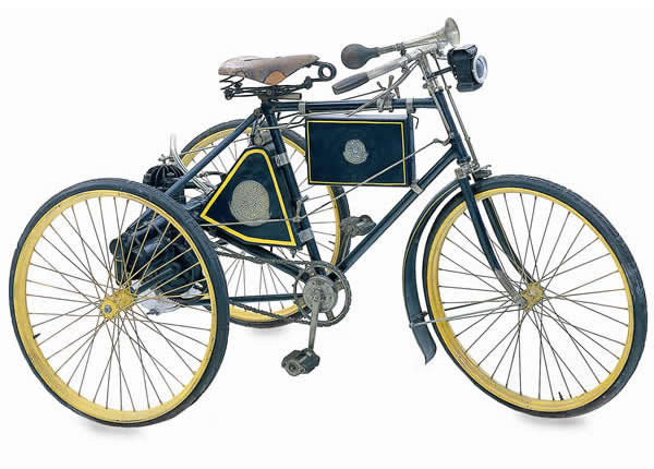 Triciclo a motore costruito verso la fine del secolo scorso dalla famosa